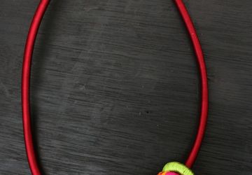 Шелковый шнур ожерелье.