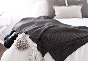 Декор из кисточек для пледа своими руками.