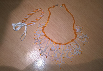 Коралловое колье с браслетом