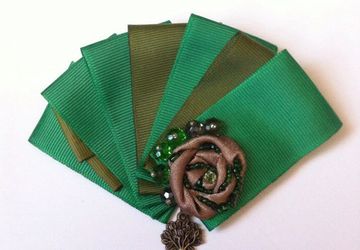 Брошь "Роза лесу"