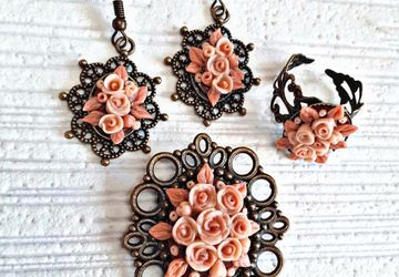 Комплект украшений из холодного фарфора