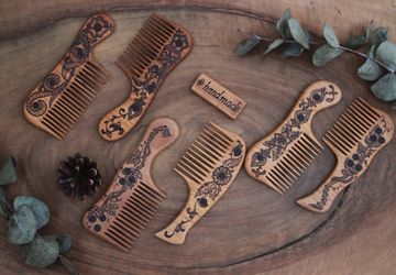 Расчёска деревянная с ручкой выжигание.