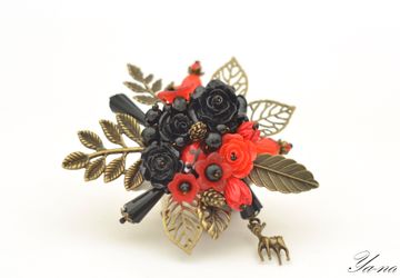 Брошь с цветами и листьями "На полянке"