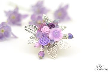 Брошь с цветами и листьями "Сиреневый закат".Продано!