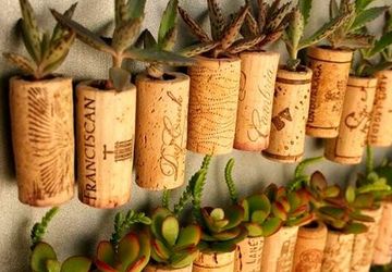 Кашпо из винных пробок