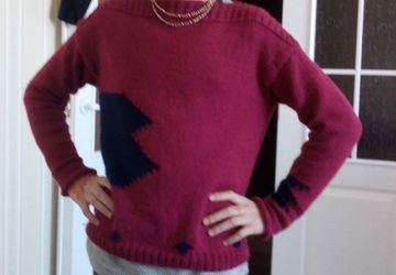 Связанный свитер