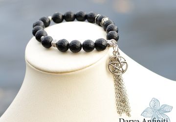 Черный браслет