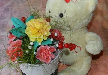 Яркий букет из холодного фарфора