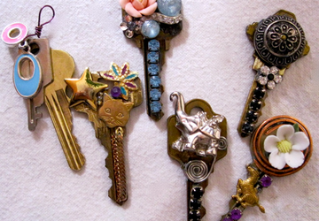 Эксклюзивные кулоны из ключей своими руками.