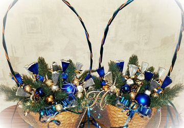 Новогодние букеты из конфет