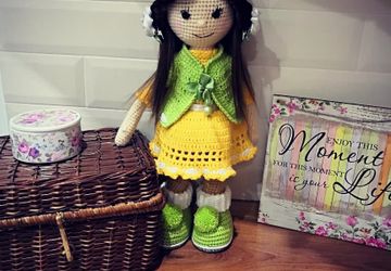 Кукла в шапочке