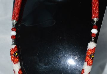 Бисерное колье "Маки"