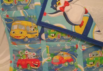 Двухсторонний набор в кроватку "пингвины и машинки"