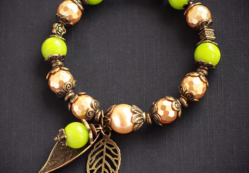 Агат, майорка и античная фурнитура