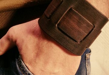 Кожаный браслет