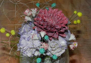 Яркий букет из холодного фарфора