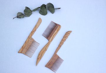 Расчёски деревянные резные с ручкой