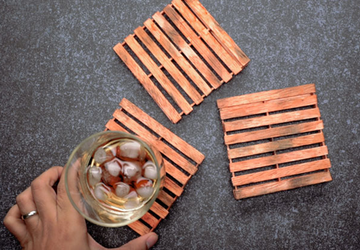 Подстаканники из палочек для мороженного своими руками.