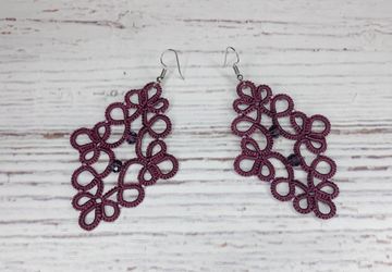 Кружевные серьги в технике фриволите