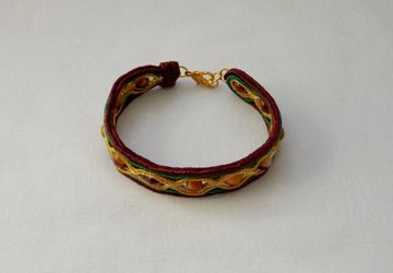 Браслет из сутажа