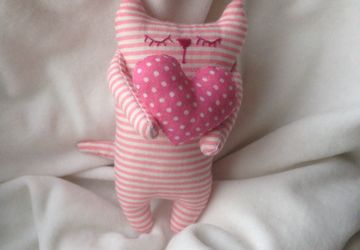 Котик с сердечком