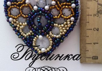 Брошь из бисера. Сердечко