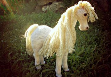 белая лошадь