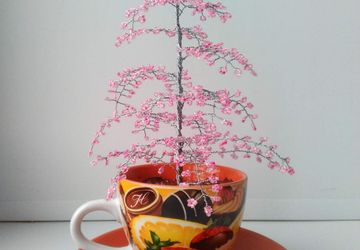 Розовое деревце из бисера