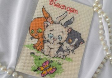 обложка на паспорт "любопытная троица"