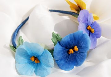 ободок анютины глазки