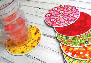 Подстаканники из CD дисков.