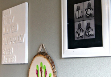 Семейное дерево из отпечатков ладошек.