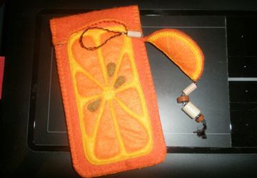 Чехол для телефона с брелком