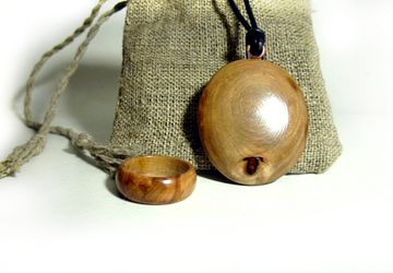 Комплект украшений из яблони "АБАЛЬ"