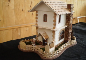 Домик из дерева