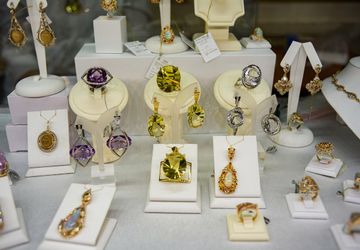 Ювелирная выставка "Сокровища Петербурга"