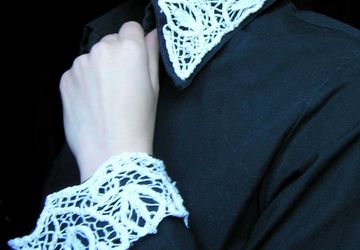 Кружевные манжеты и воротничок