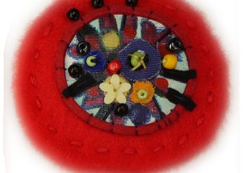 Брошь бохо красная 1