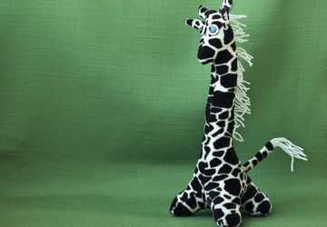 Плюшевый жираф