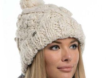 Вязанные шапочки
