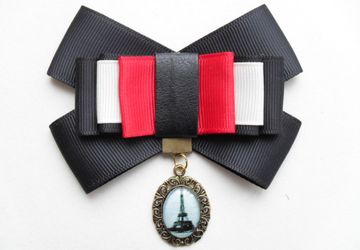 Брошь ручной работы