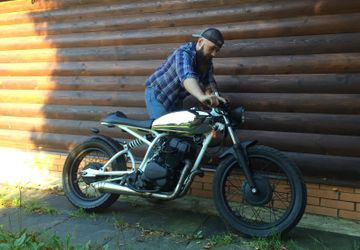 Custom bike cafe racer