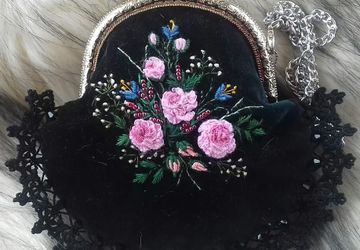 Бархатный кошелек в стиле винтаж с бразильской вышивкой