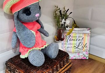 Зайка в берете