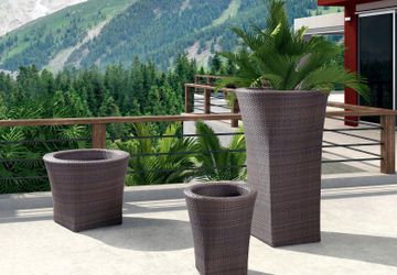 Напольные вазы