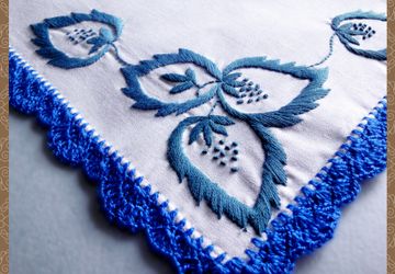 Салфетка с ручной вышивкой  "Изморозь"