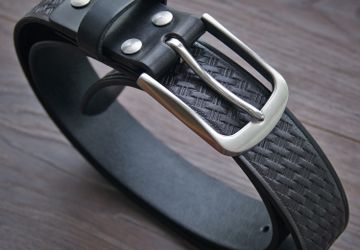 Кожаный мужской ремень ручной работы "Нескучная классика"