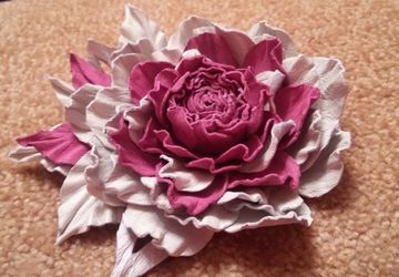 Брошь "Малина со сливками". Натуральная кожа.