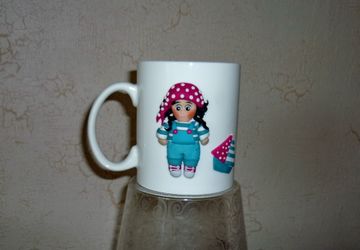 Кружка с декором из полимерной глины