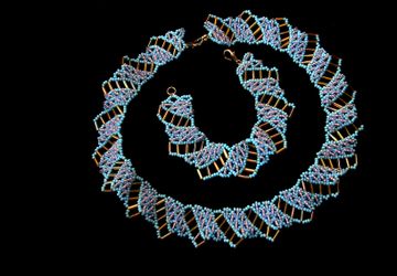 Лазурный комплект: ожерелье и браслет из бисера